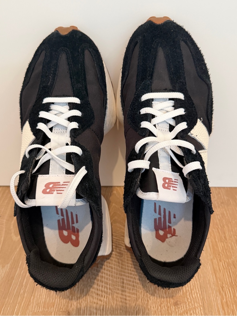 New Balance 327 Sneakers Size 9; Black/White - Picture 10 of 13
